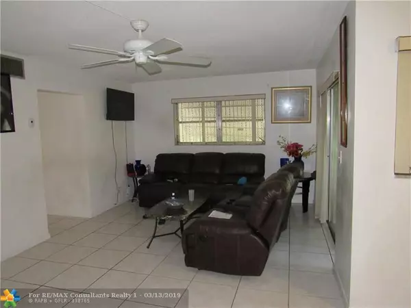 Plantation, FL 33313,4770 NW 10th Ct  #102