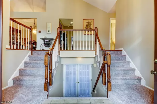 19 LORIEN PL, Hillsborough Twp., NJ 08844