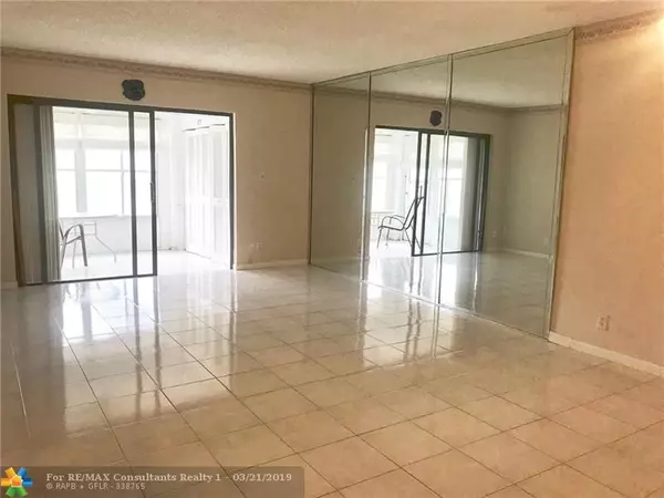 Boca Raton, FL 33428,9300 SW 8th St  #123