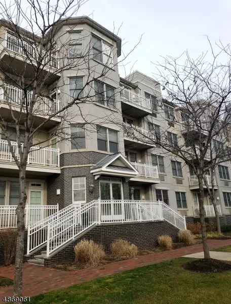 Jersey City, NJ 07305,4 CONSTELLATION PL #212