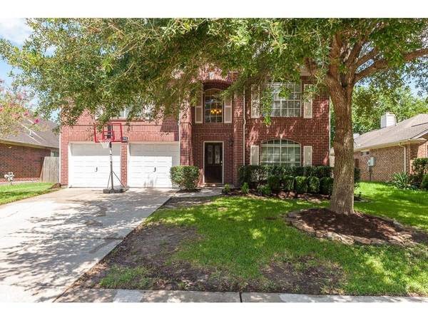 2702 Port Carissa Drive, Friendswood, TX 77546