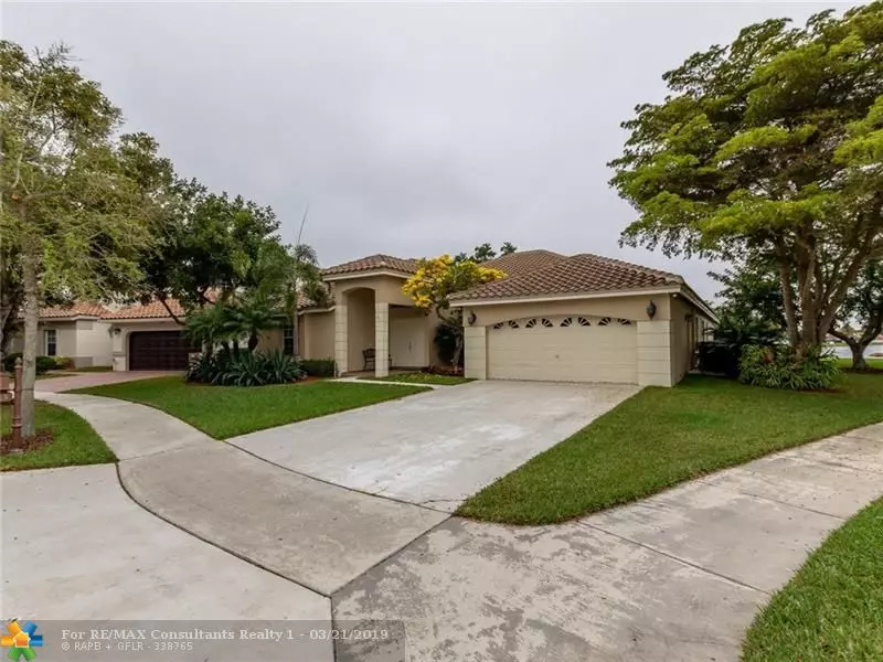 643 Lake Blvd, Weston, FL 33326