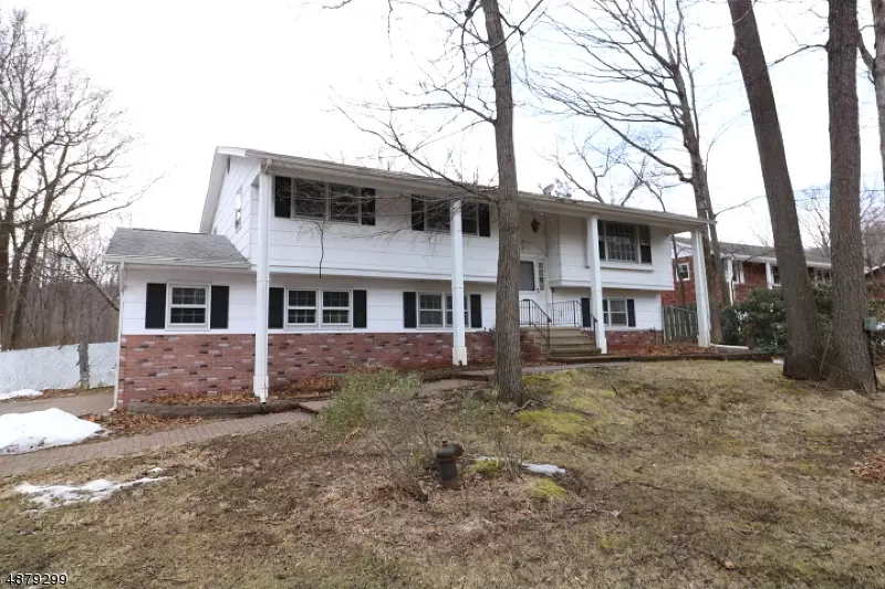 117 MINNISINK RD, Jefferson Twp., NJ 07849