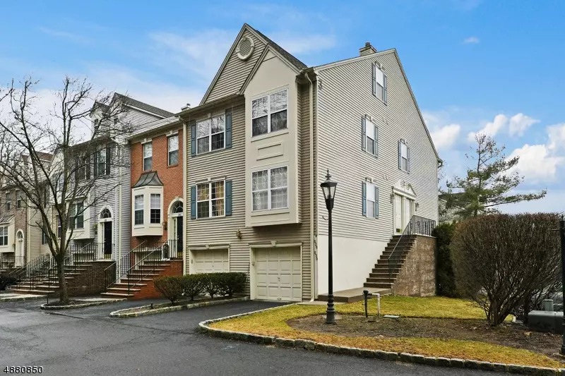 Ramsey Boro, NJ 07446,829 ROANOKE CT