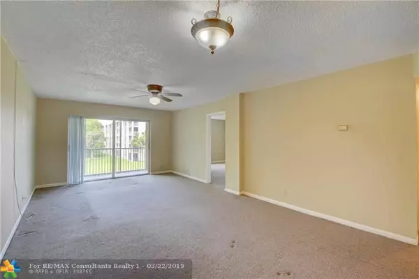 Coral Springs, FL 33071,8735 Ramblewood Dr  #312