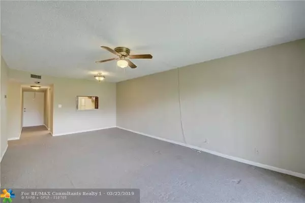 Coral Springs, FL 33071,8735 Ramblewood Dr  #312