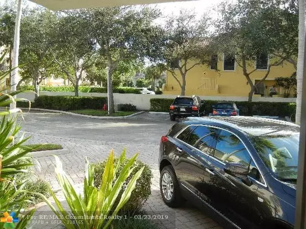 Lauderdale By The Sea, FL 33062,1900 Oceanwalk Ln  #119