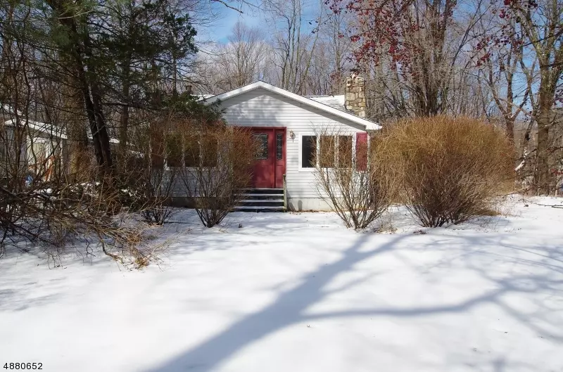 43 E SHORE LK OWASSA RD, Frankford Twp., NJ 07860