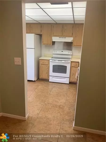 Lauderhill, FL 33313,6575 W Oakland Park Blvd  #304