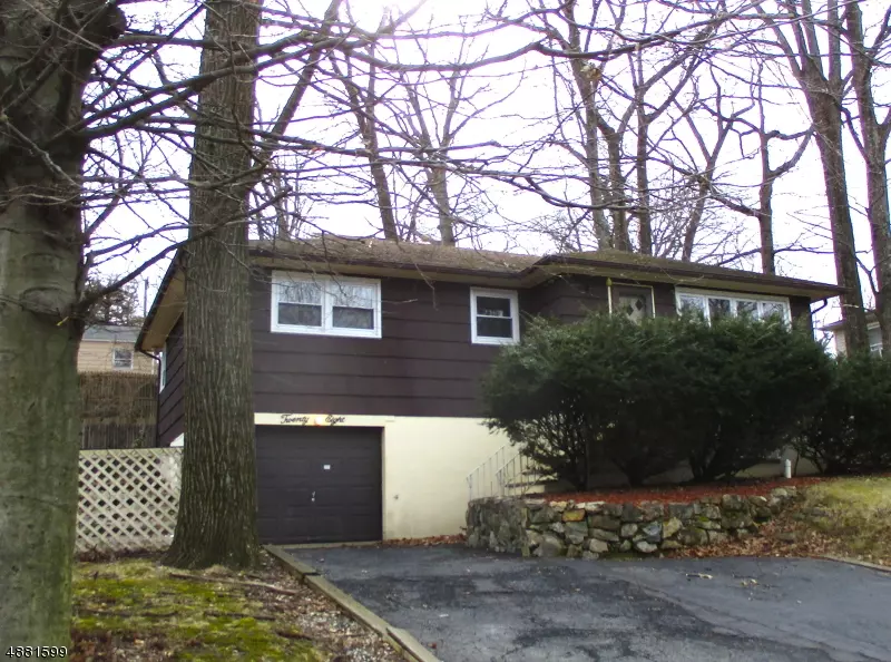 28 MAST RD, Hopatcong Boro, NJ 07843