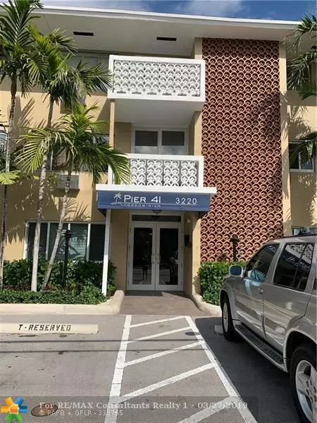 Fort Lauderdale, FL 33306,3220 Bayview Dr  #302