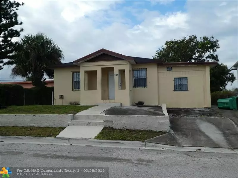 917 W 7th Street, Riviera Beach, FL 33404