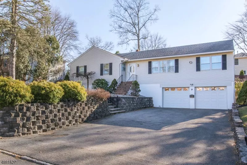 9 ROOSEVELT AVE, East Hanover Twp., NJ 07936