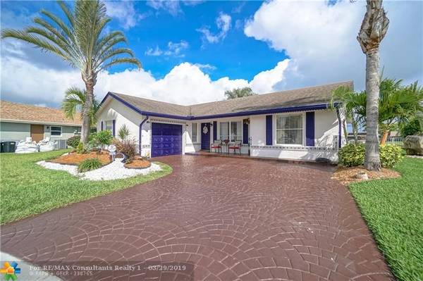 9387 Richmond Cir, Boca Raton, FL 33434