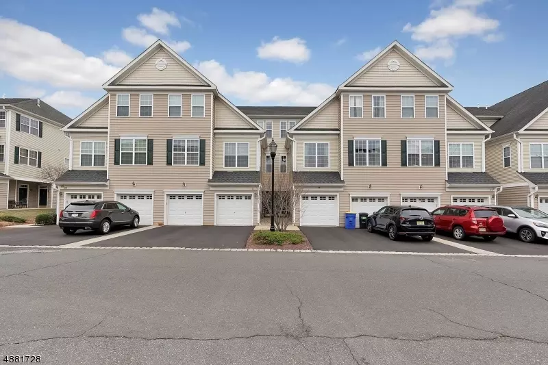 17 SWING BRIDGE LN, South Bound Brook Boro, NJ 08880