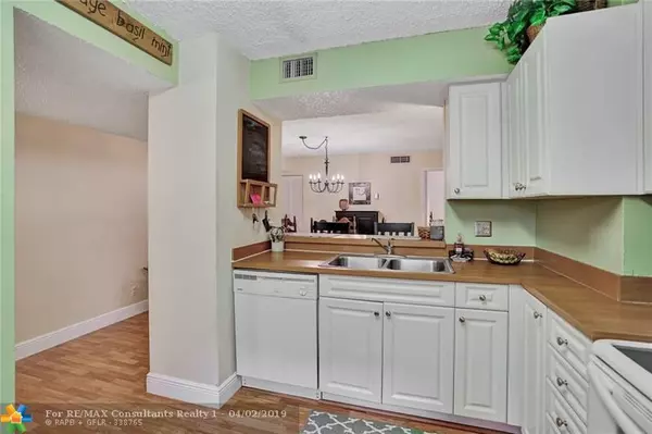 Coral Springs, FL 33065,12252 Royal Palm Blvd  #B-3