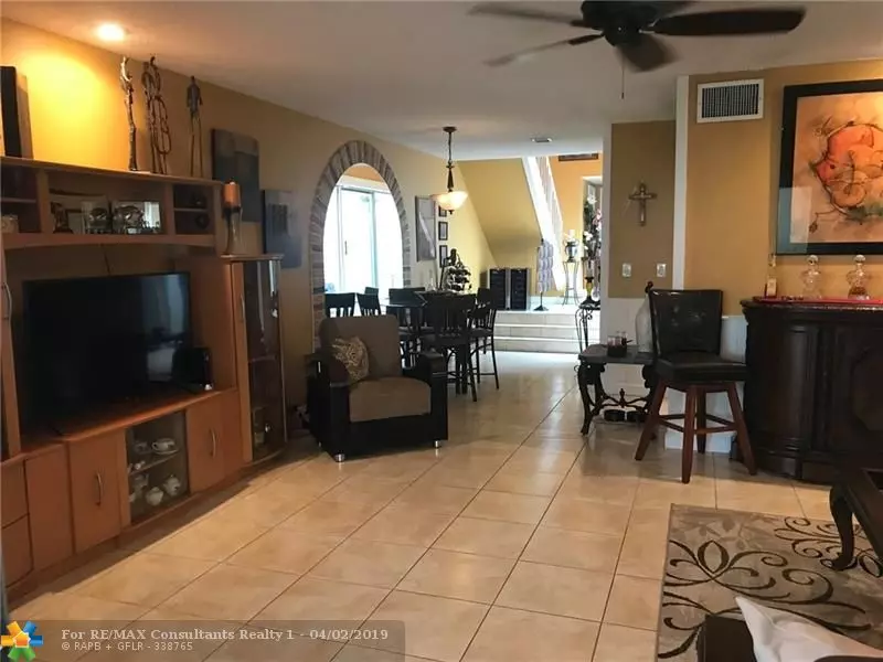 6908 NW 5th St  #203, Plantation, FL 33317