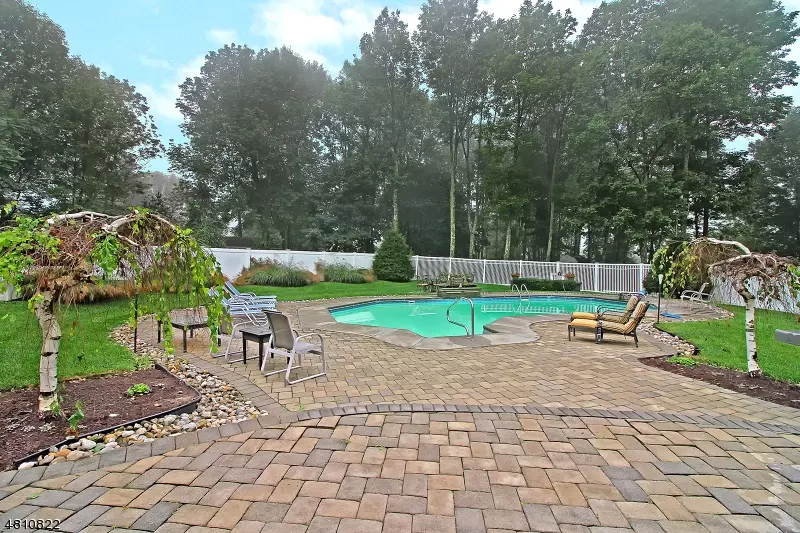 5 DORSET DR, Mount Olive Twp., NJ 07840