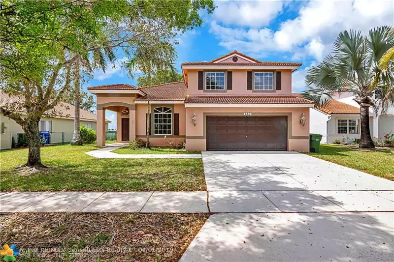 660 SW 164th Ave, Pembroke Pines, FL 33027