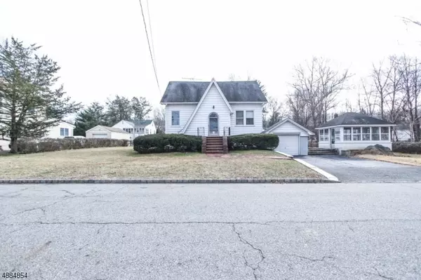 10 4TH AVE, Roseland Boro, NJ 07068