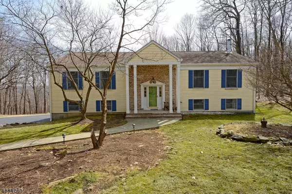 28 High Crest Dr, Sparta Twp., NJ 07871