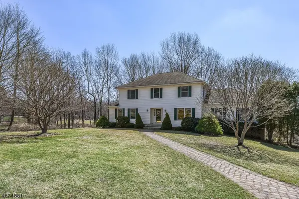 24 CEDAR MANOR CT, Mount Olive Twp., NJ 07828