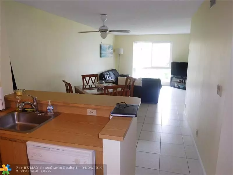 2104 S Cypress Bend Dr  #207, Pompano Beach, FL 33069