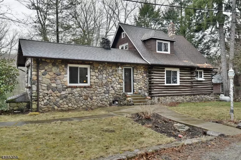 351 STONETOWN RD, Ringwood Boro, NJ 07456
