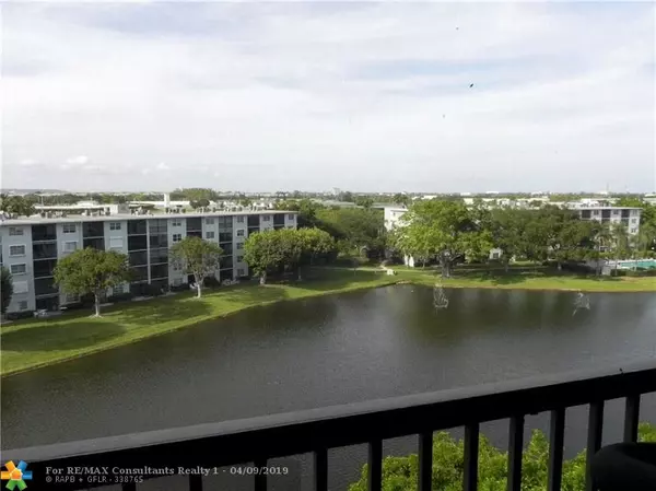 Pompano Beach, FL 33069,2215 Cypress Island Dr  #704