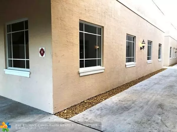 Coral Springs, FL 33065,8896 Royal Palm Blvd