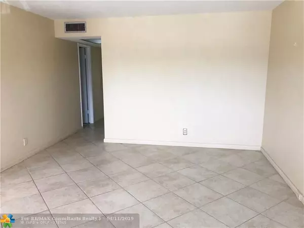 Deerfield Beach, FL 33442,3105 Newport U  #3105