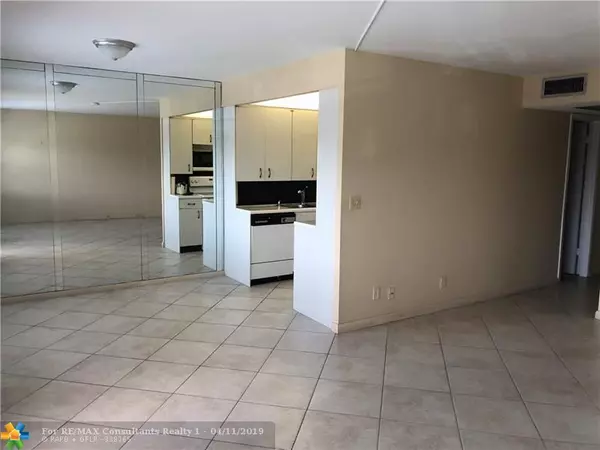 Deerfield Beach, FL 33442,3105 Newport U  #3105