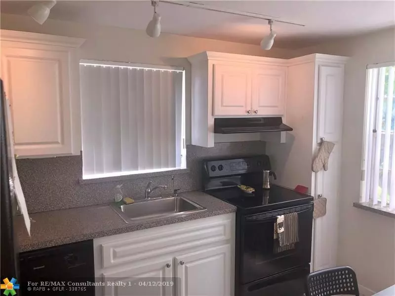 3776 Inverrary Blvd  #210, Lauderhill, FL 33319