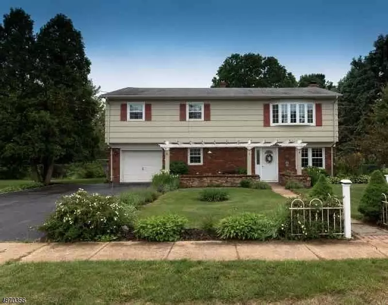 Roxbury Twp., NJ 07847,6 SUNNYSIDE DR