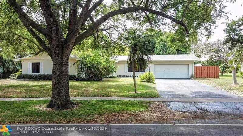 561 N Fig Tree Ln, Plantation, FL 33317