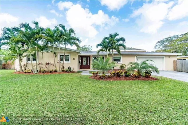 873 Ixora Ln, Plantation, FL 33317