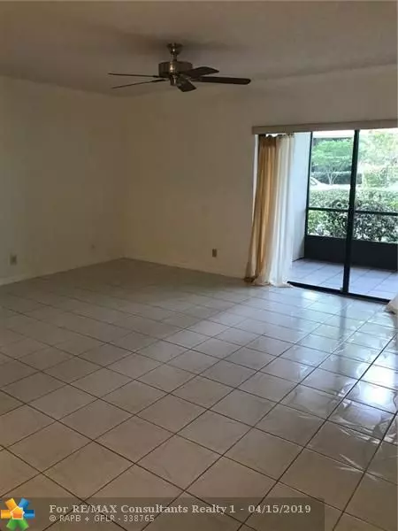 Deerfield Beach, FL 33442,297 Deer Creek Blvd  #1302