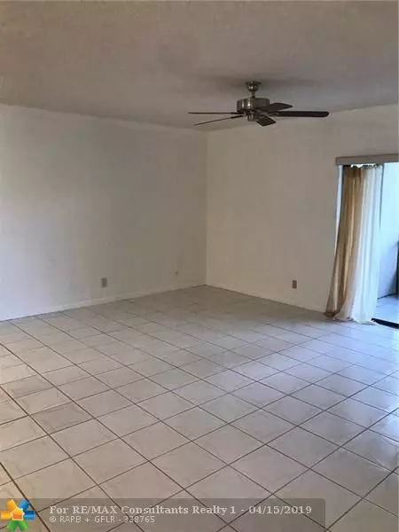 Deerfield Beach, FL 33442,297 Deer Creek Blvd  #1302