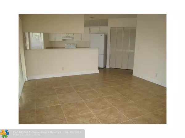 Deerfield Beach, FL 33442,205 NW 36 AVENUE  #205