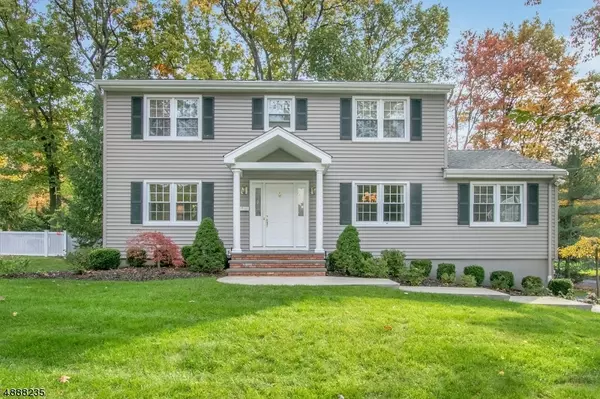 8 RAVEN RD, Montvale Boro, NJ 07645