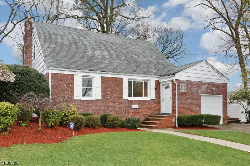 57 DIXON AVE, Dumont Boro, NJ 07628