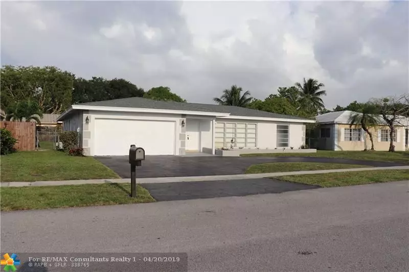 8305 NW 74th Ave, Tamarac, FL 33321