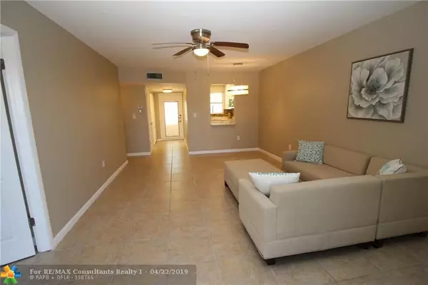 Sunrise, FL 33322,2751 Sunrise Lakes Dr  #302