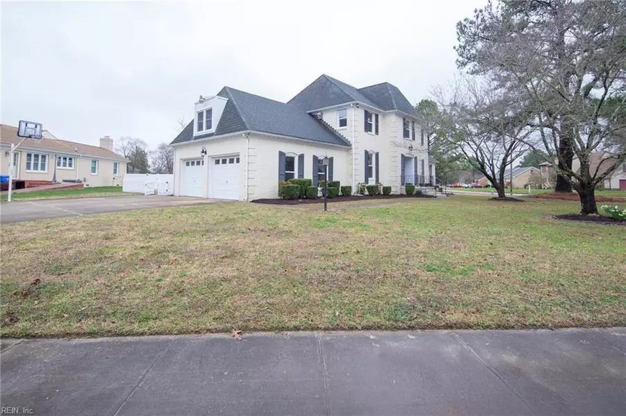 3817 Stonebridge LNDG, Chesapeake, VA 23321