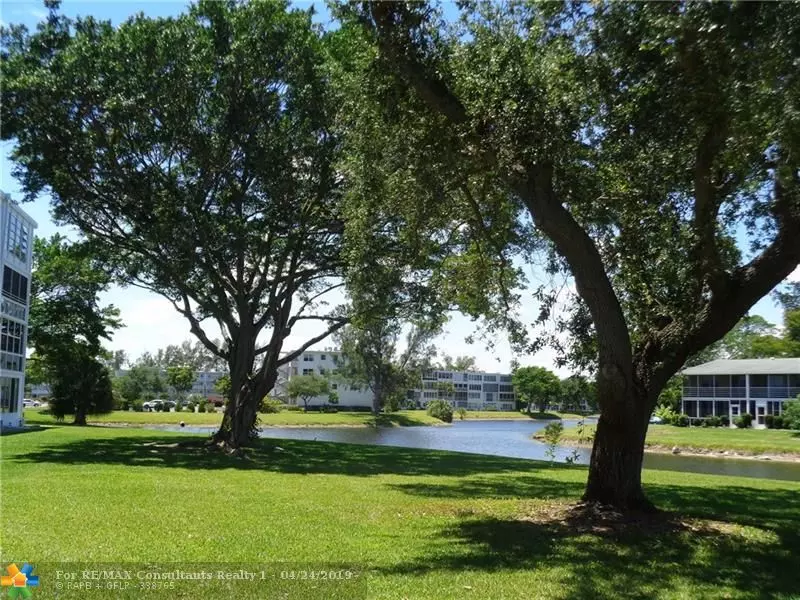 Deerfield Beach, FL 33442,1009 Westbury F  #1009