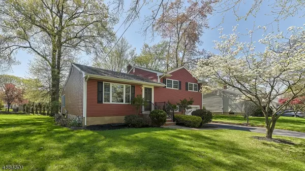 8 POPLAR PL, Fanwood Boro, NJ 07023