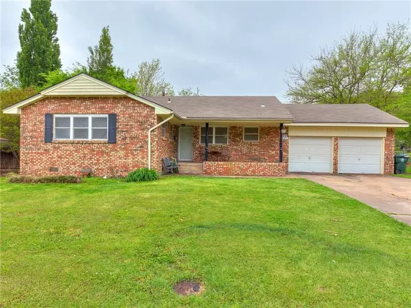 121 Country Club Circle, Midwest City, OK 73110