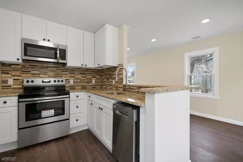 12 LACKAWANNA TRL, Hopatcong Boro, NJ 07843