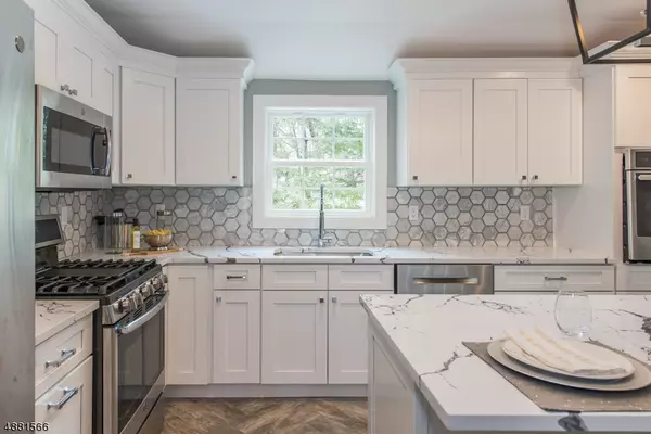 Mountainside Boro, NJ 07092,1506 WOODACRES DR