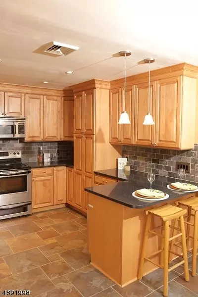 71 GLENSIDE TRL, Byram Twp., NJ 07871